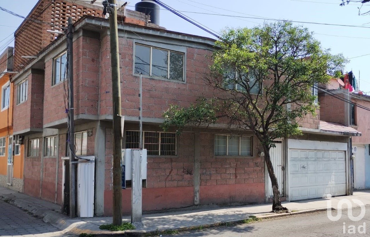 Casa en Venta en Santa María Totoltepec, Toluca.