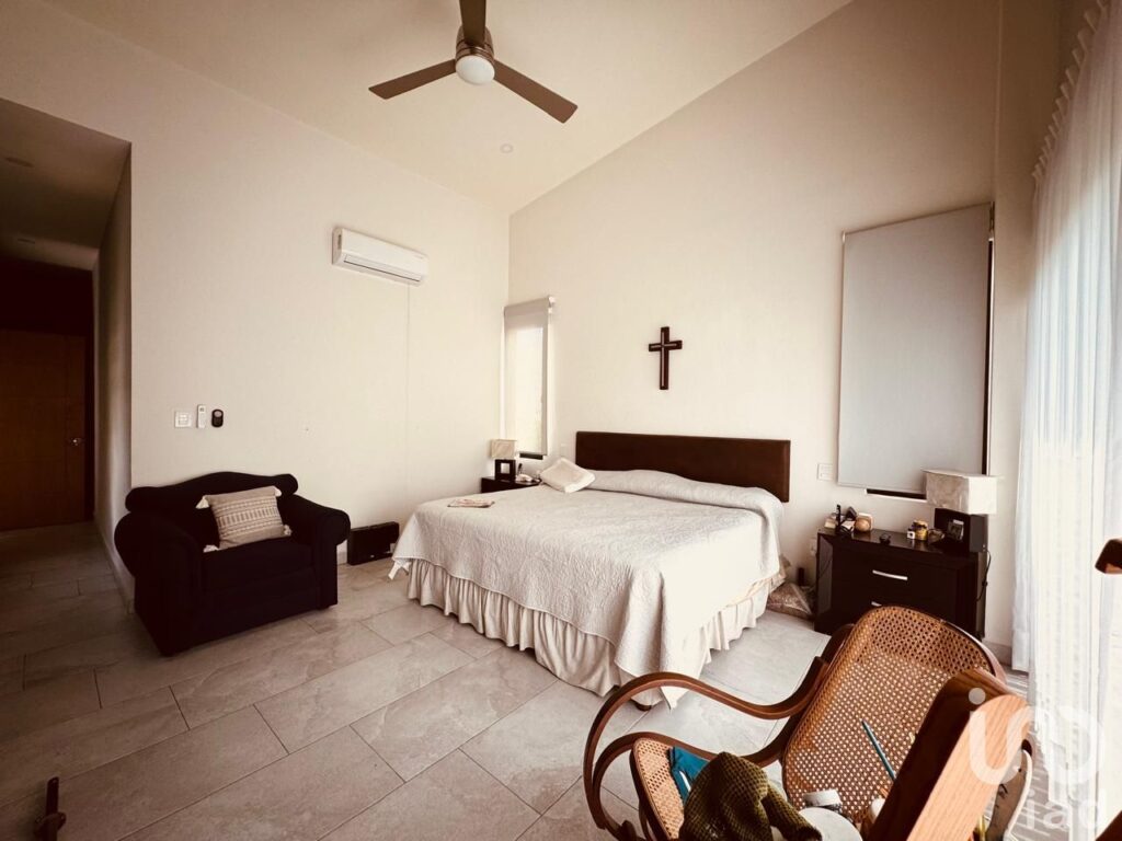 CASA EN VENTA EN RESIDENCIAL LAGOS DEL SOL EN CANCUN QUINTANA ROO