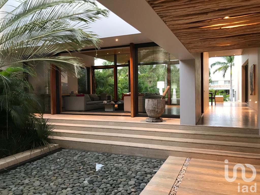 Casa en Venta con Muelle en Puerto Cancun Quintana Roo