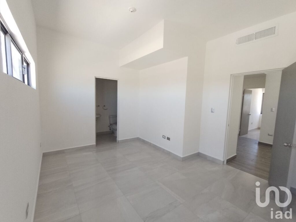 Venta de Casa Nueva, 3 rec, Eje Vial Juan Gabriel a 10min del Aeropuerto, Cd Juárez Chih.