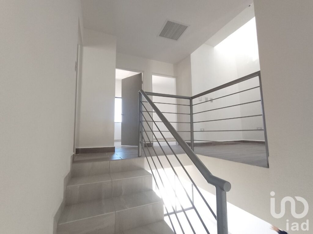 Venta de Casa Nueva, 3 rec, Eje Vial Juan Gabriel a 10min del Aeropuerto, Cd Juárez Chih.