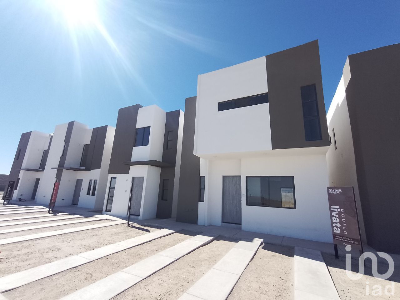 Venta de Casa Nueva, 3 rec, Eje Vial Juan Gabriel a 10min del Aeropuerto, Cd Juárez Chih.