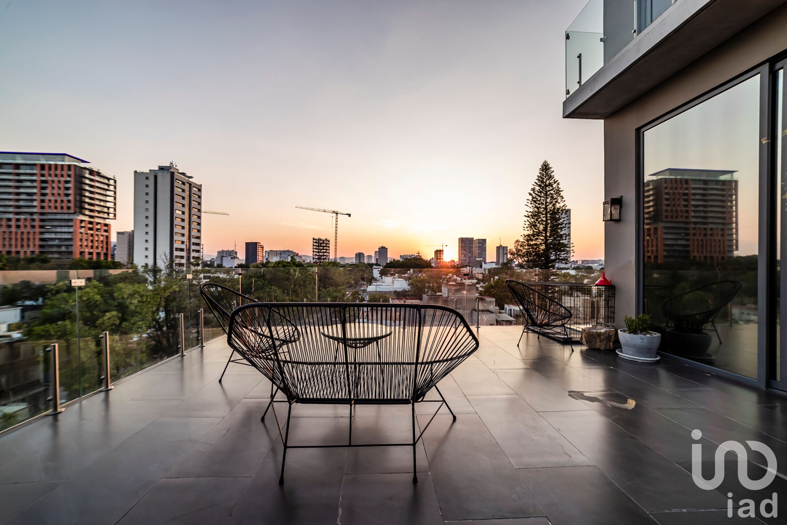 Se vende loft doble altura con terraza espectacular en Col. Ladrón de Guevara, Guadalajara