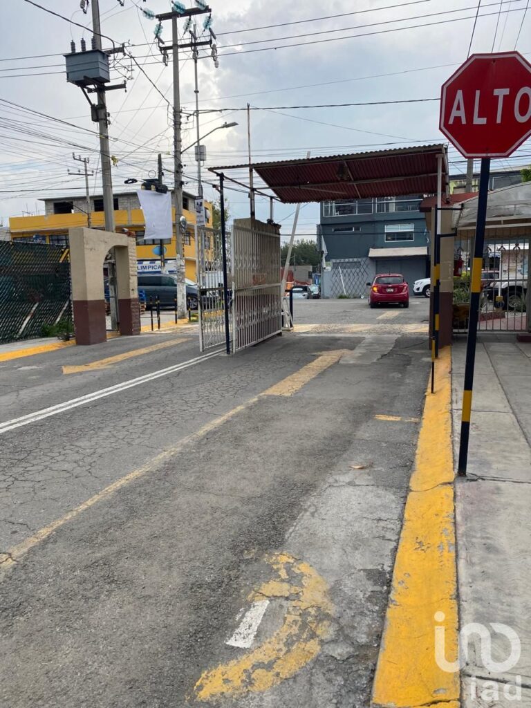 Casa en Venta en Colonia Bonito Ecatepec, Estado de México: Excelente Ubicación