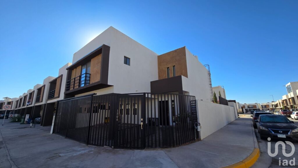 CASA DE 3 RECAMARAS EN VENTA, CANTO DE VERONA, CD JUAREZ