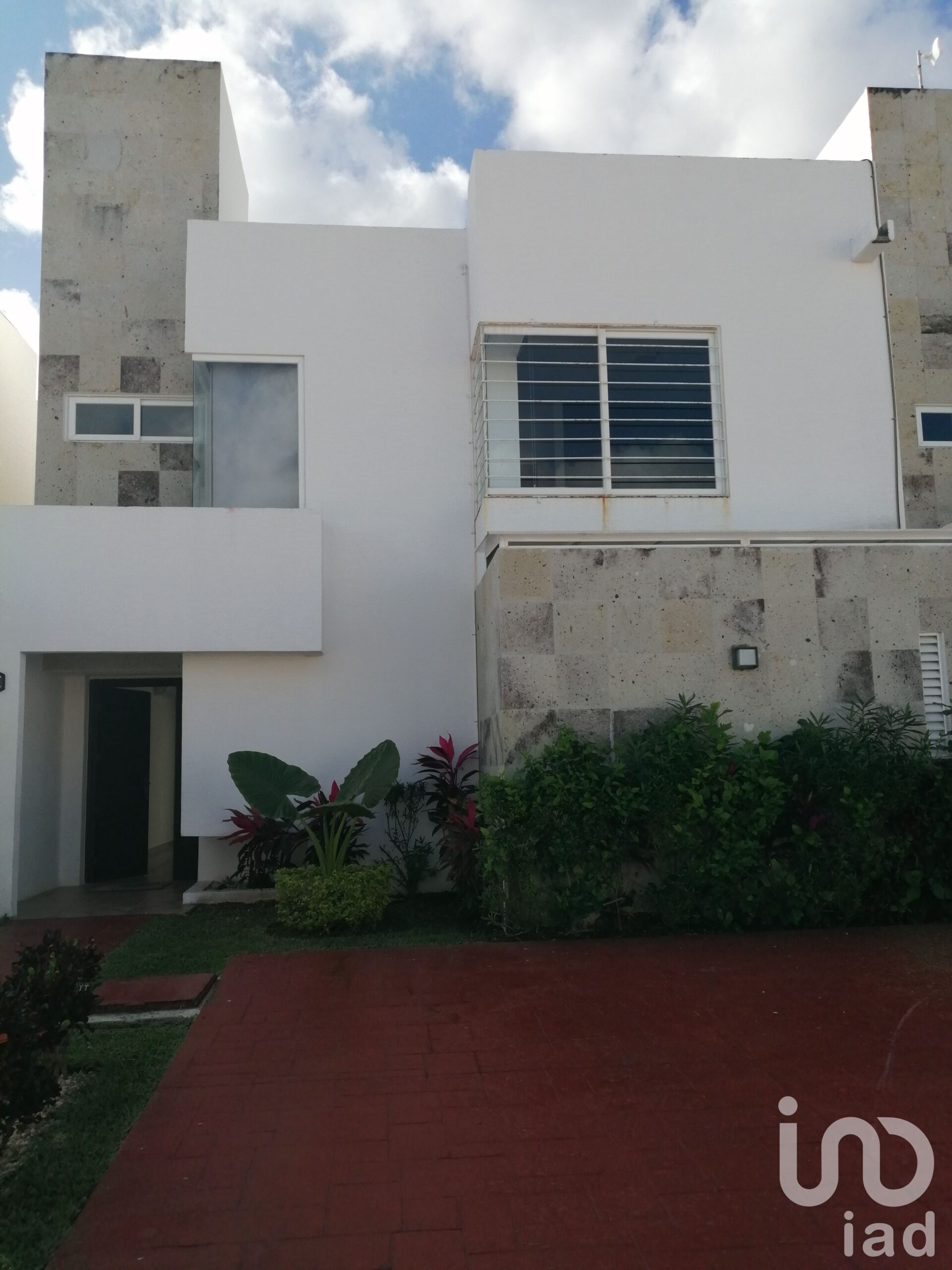 CASA EN VENTA EN  RESIDENCIAL IZAMAL, SUR DE CANCUN