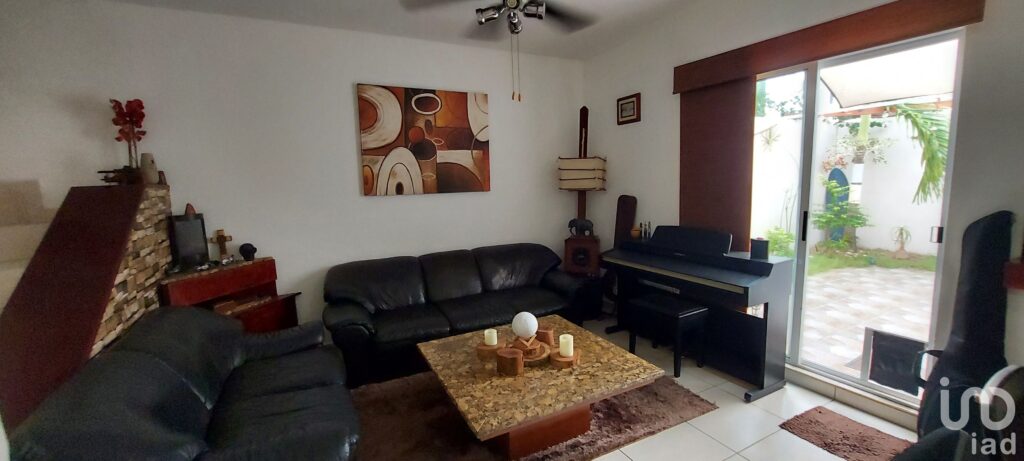 VENTA DE CASA DE 3 RECÁMARAS MAS ESTUDIO EN JARDINES DEL SUR 3, CANCÚN QUINTANA ROO