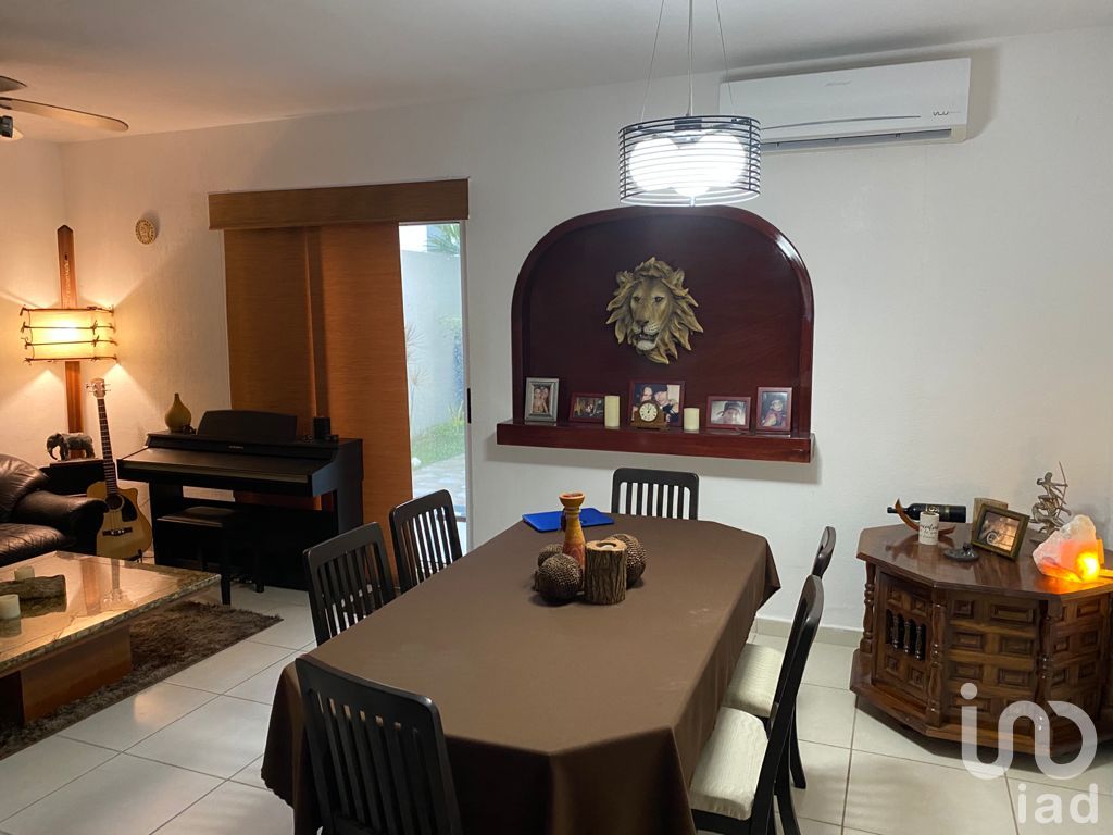 VENTA DE CASA DE 3 RECÁMARAS MAS ESTUDIO EN JARDINES DEL SUR 3, CANCÚN QUINTANA ROO