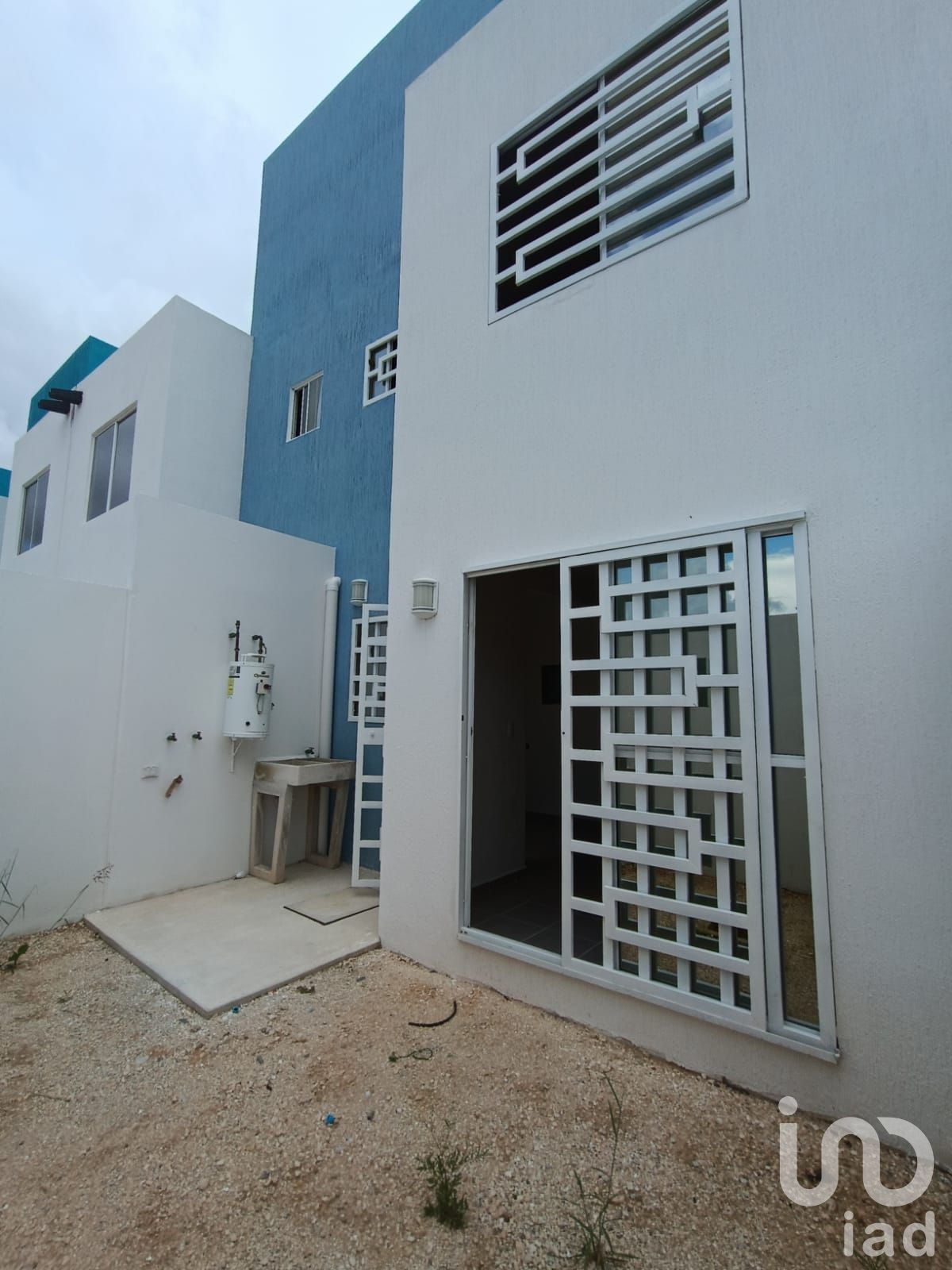 CASA EN VENTA DE DOS HABITACIONES, VISTA REAL II, CANCÚN, Q. ROO