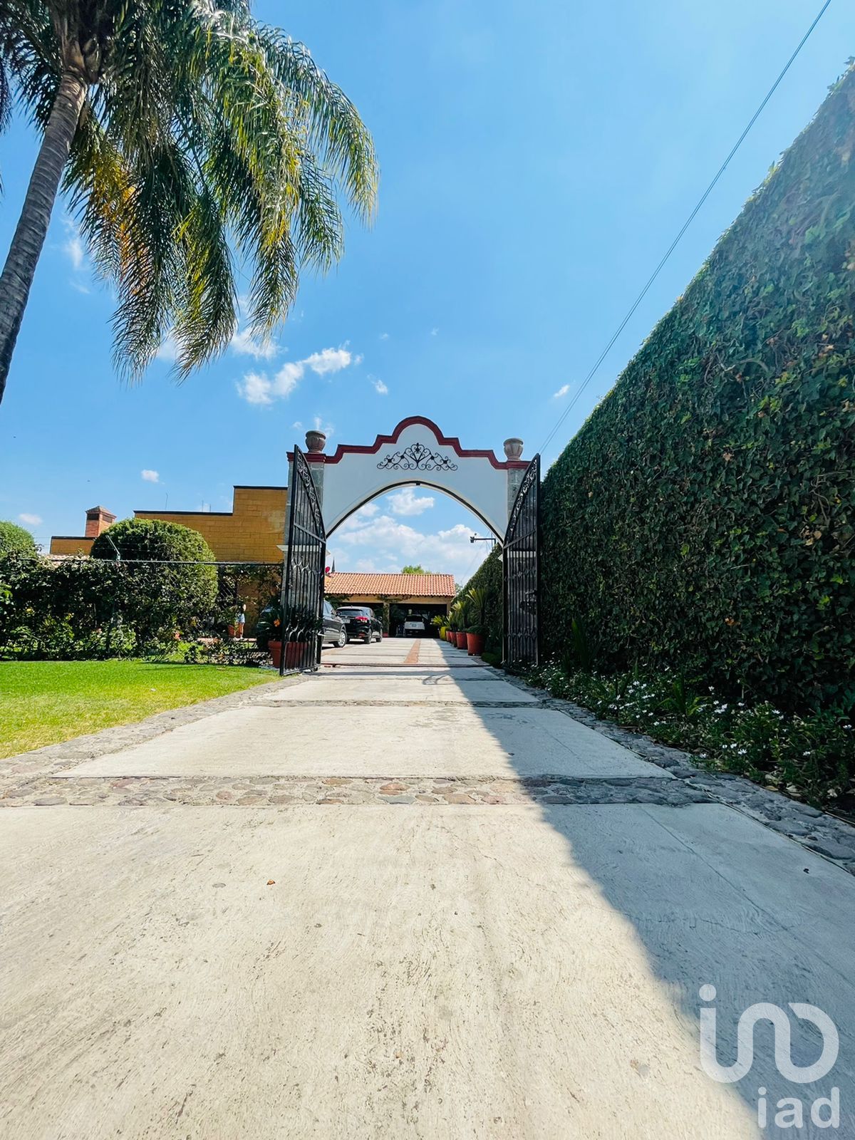 Casa de un nivel amueblada con jardin