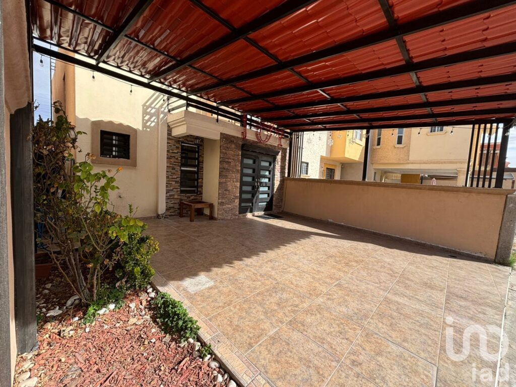 CASA EN VENTA SANTA CLARA II CD. JUAREZ, CHIH FRACC. PRIVADO