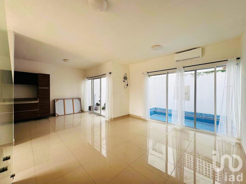 CASA EN VENTA, Residencial Arbolada, Cancún