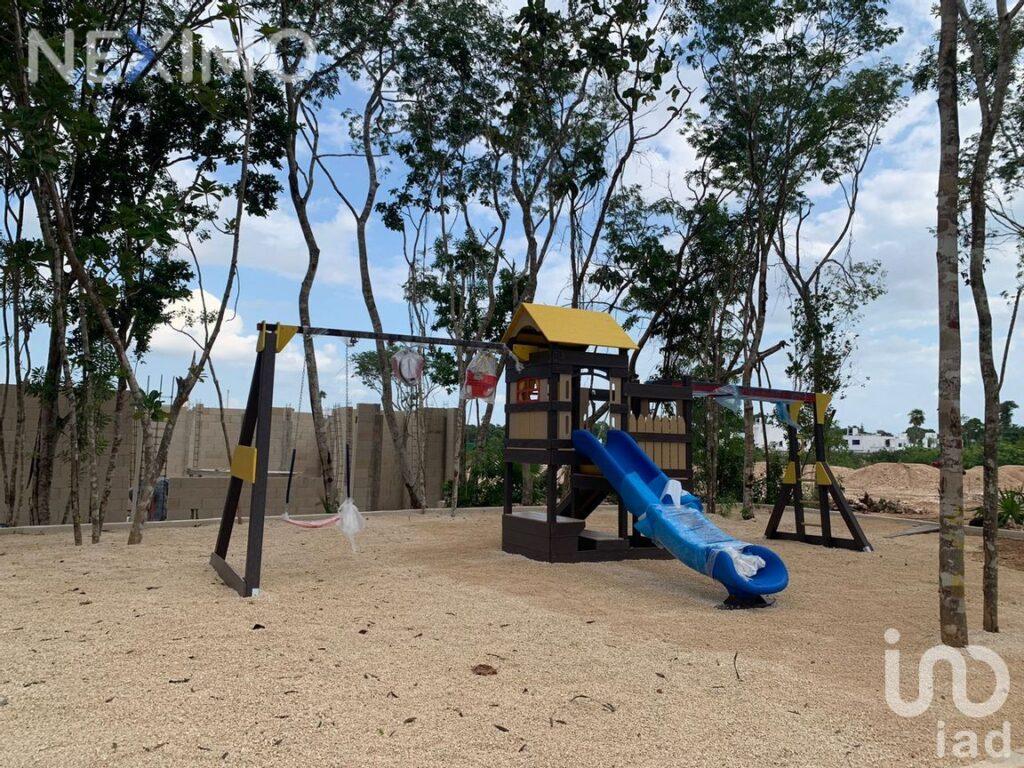 Casa Inteligente en Venta de 3 Recamaras con Paneles Solares en Privada en Poligono Sur de Cancún