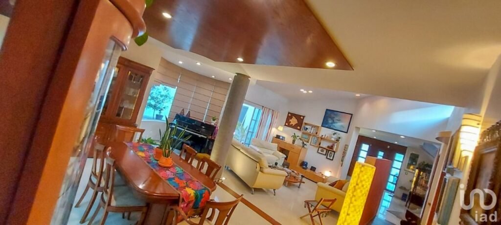 Casa en venta en Colinas del Cimatario Queretaro con recamara en planta baja