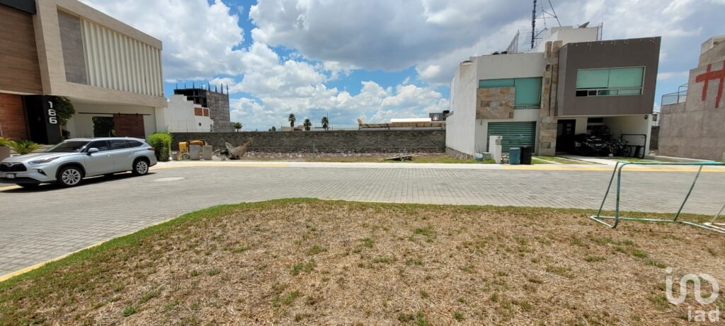 Se vende terreno amplio  en Zona Plateada, Pachuca, Hidalgo.