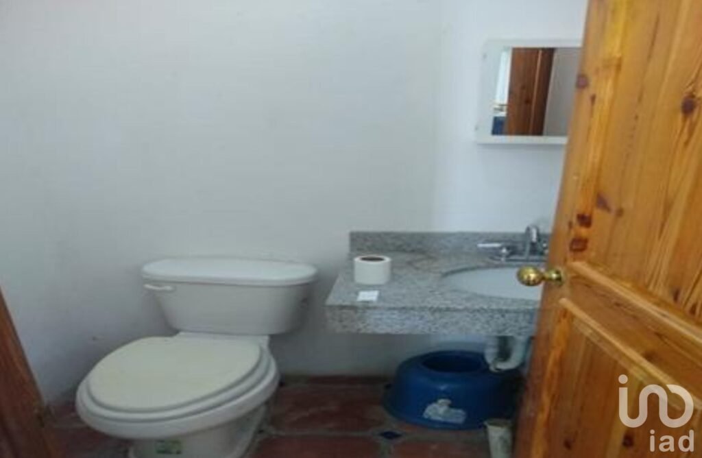 Casa en Venta con espacio para negocio en venta en Guadalupe, Nuevo León