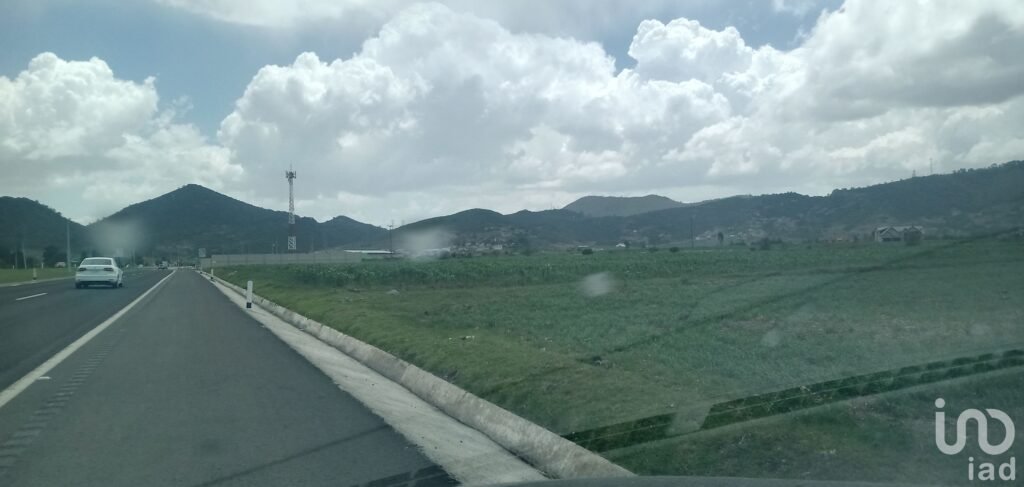 Se vende terreno sobre la carretera Tulancingo- Pachuca,  zona el Susto, Hidalgo.