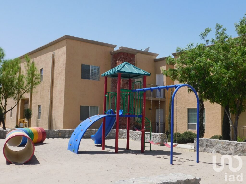 DEPARTAMENTO EQUIPADO EN RENTA, EN COMPLEJO CON ALBERCA Y GIMNASIO, CD JUAREZ