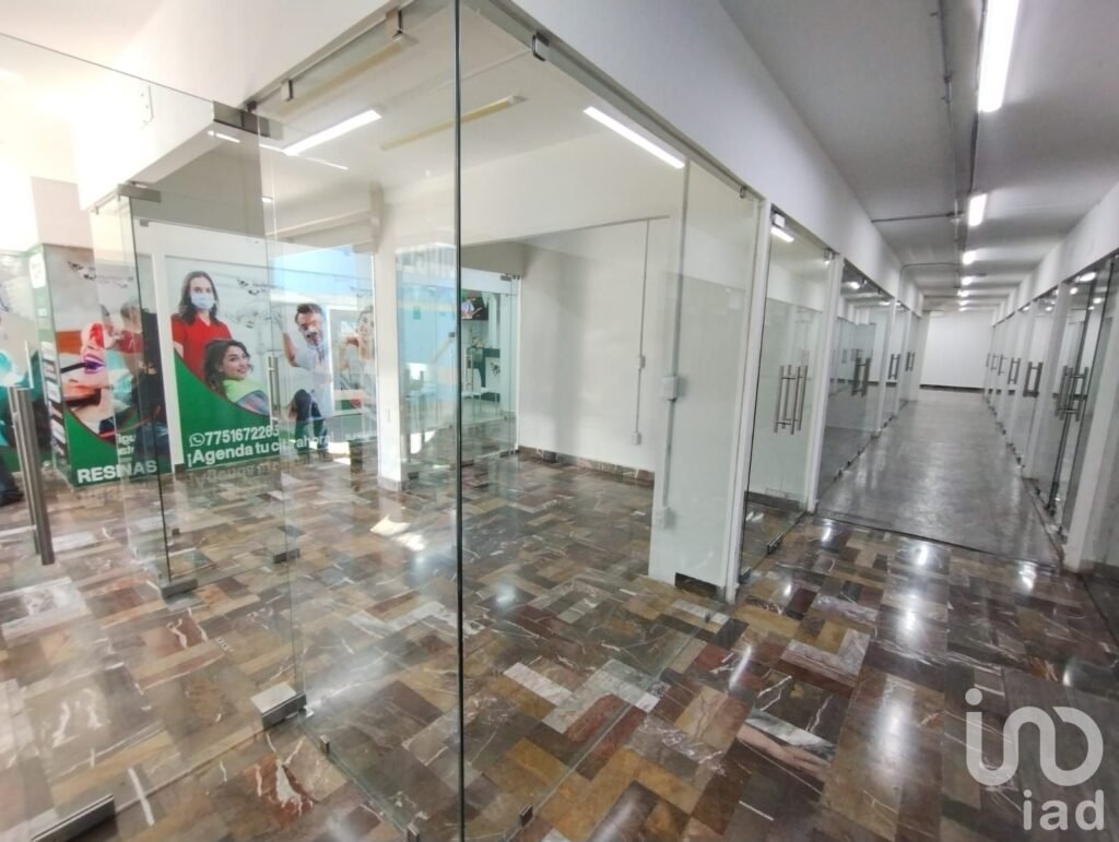 SE RENTA LOCAL COMERCIAL. PLAZA  JUÁREZ, TULANCINGO, HGO.