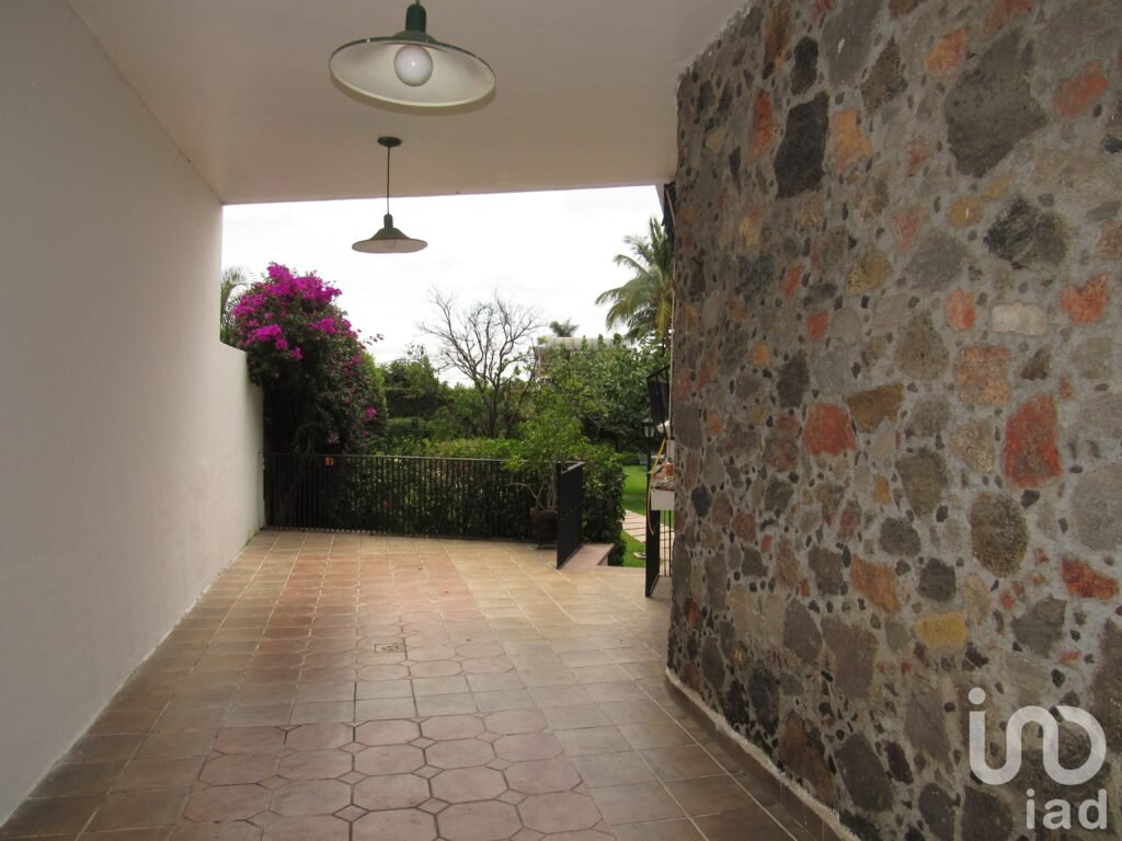 CASA ESTILO MEXICANO EN VENTA EN PRIVADA CON VIGILANCIA EN CUERNAVACA, MORELOS