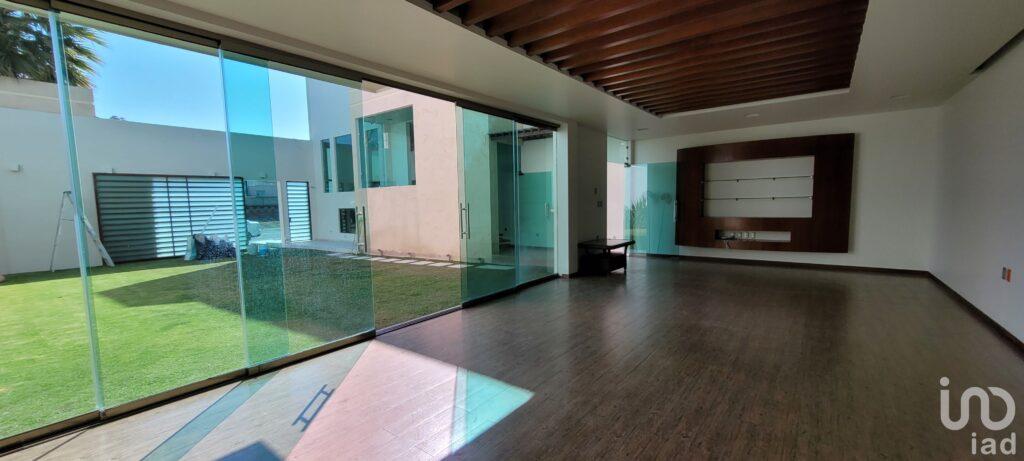 SE VENDE CASA CON JARDÍN EN PRIVADA EX HACIENDA LA LUZ EN PACHUCA, HIDALGO