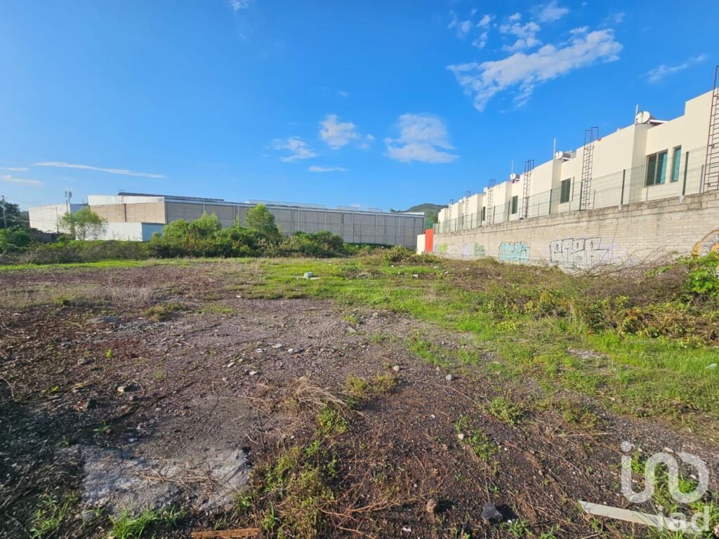 TERRENO EN VENTA COMERCIAL Y/O RESIDENCIAL 6,333M2 BENITO JUAREZ OTE. TEPIC, NAY.