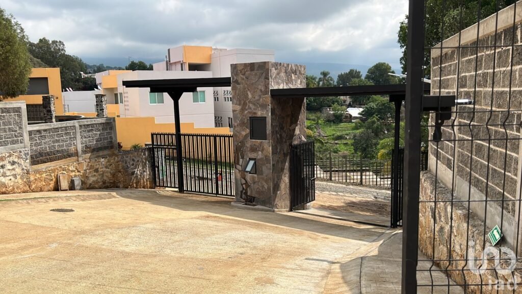 Venta de terreno en el Norte, Lomas de Ahuatlan, Cuernavaca Morelos
