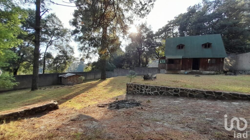 Terreno en Venta 1570m2 en Huitzilac Morelos $950,000