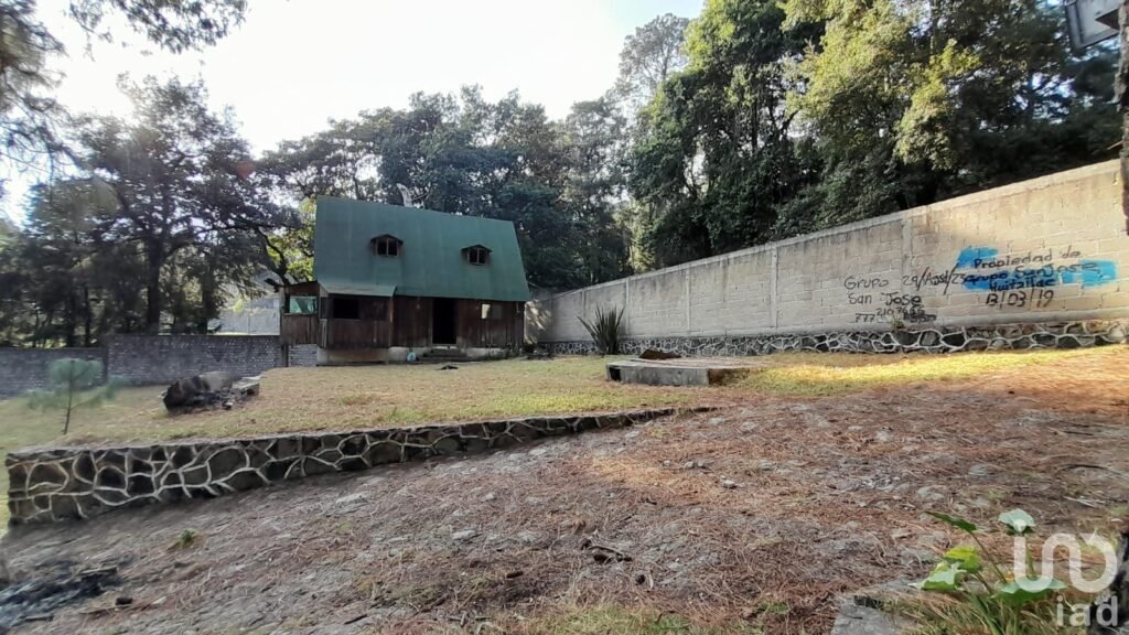 Terreno en Venta 1570m2 en Huitzilac Morelos $950,000
