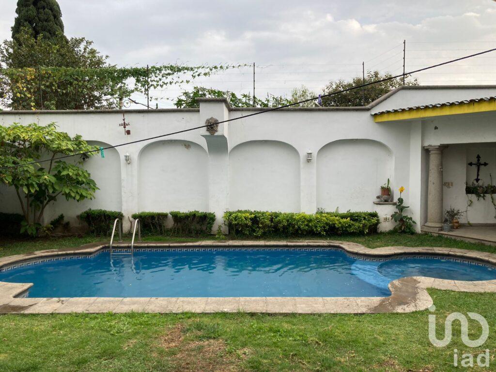 Casa en Venta con Alberca y Jardín en Zona Norte de Cuernavaca.