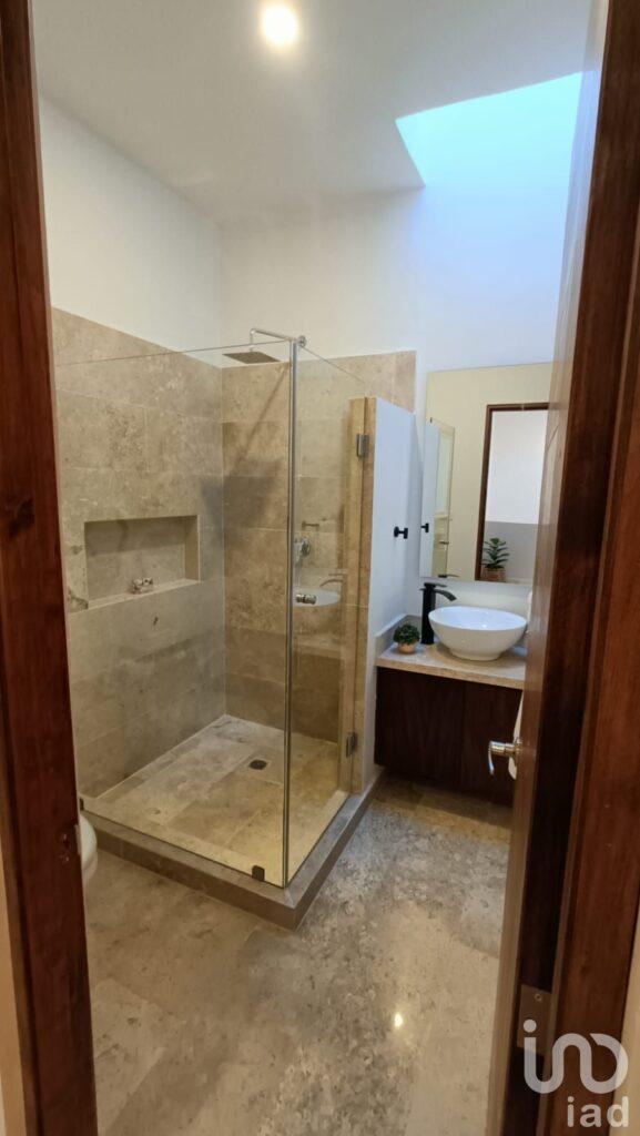 Casa de Lujo en Residencial Arbolada con Alberca