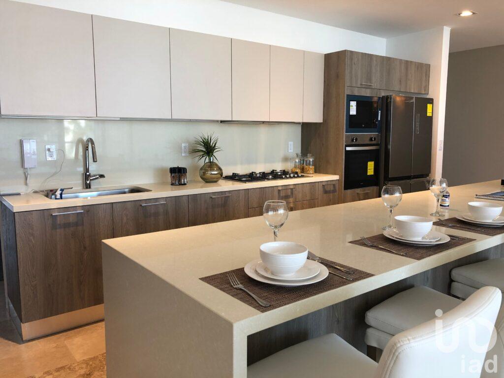 Condominio de Lujo Frente al Mar en Venta en Puerto Cancún, Quintana Roo