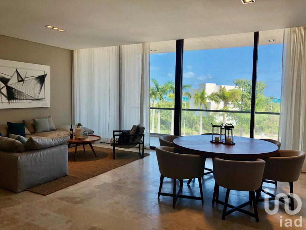 Condominio de Lujo Frente al Mar en Venta en Puerto Cancún, Quintana Roo