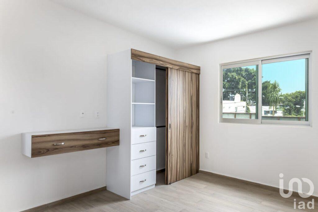 Vendo casa con jardín privado en Col. Miraval, Cuernavaca, Morelos