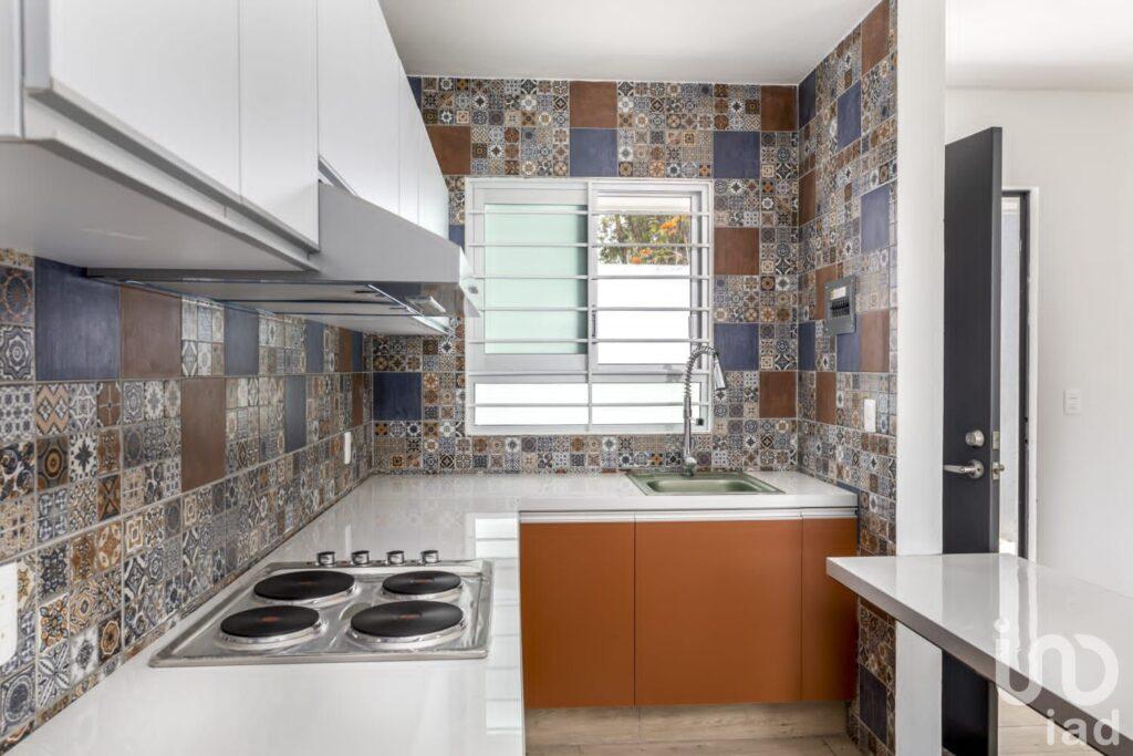 Vendo casa con jardín privado en Col. Miraval, Cuernavaca, Morelos