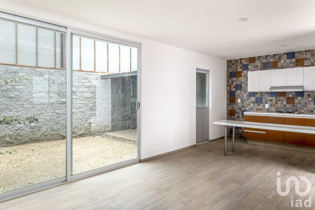 Vendo casa con jardín privado en Col. Miraval, Cuernavaca, Morelos