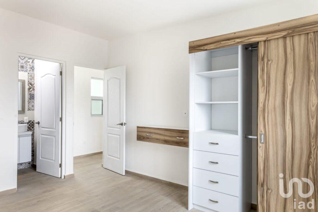 Vendo casa con jardín privado en Col. Miraval, Cuernavaca, Morelos