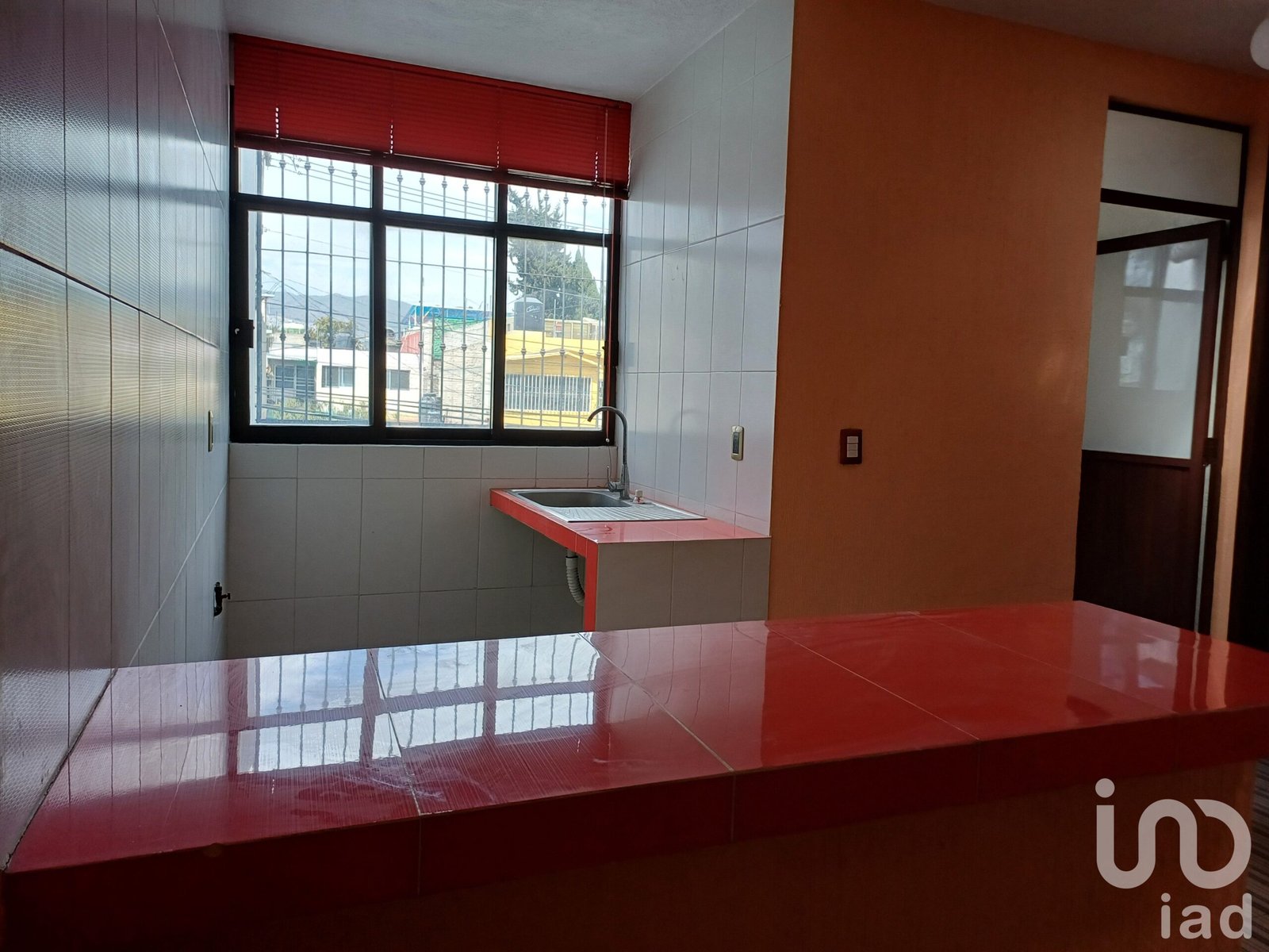 Venta de casa en Avenida Circunvalación Oriente, Jardines de Santa Clara, Ecatepec, Estado de Mexico