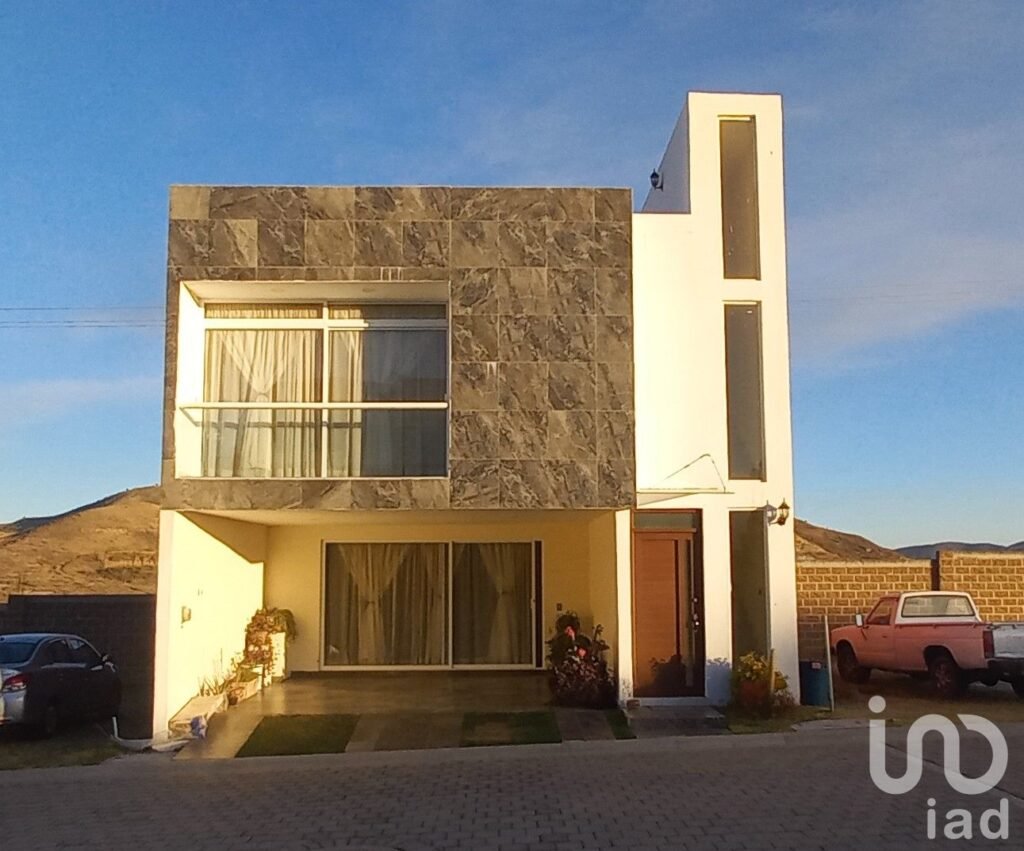VENTA DE CASA EN RESIDENCIAL EL MIRADOR, SAN PABLO AHUATEMPA, SANTA ISABEL CHOLULA, PUEBLA