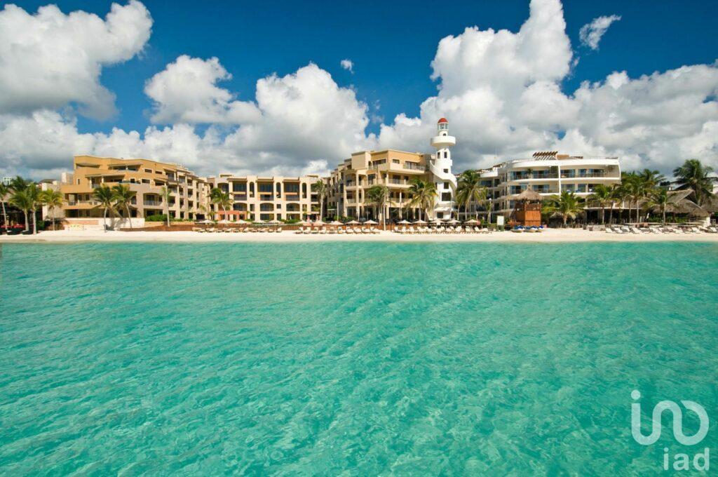 DEPARTAMENTO BEACH FRONT EN VENTA  - PLAYA DEL CARMEN