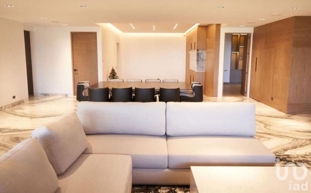 Se Vende Amueblado LUJOSO DEPARTAMENTO En BOSQUE REAL , Huixquilucan, Estado de Mexico