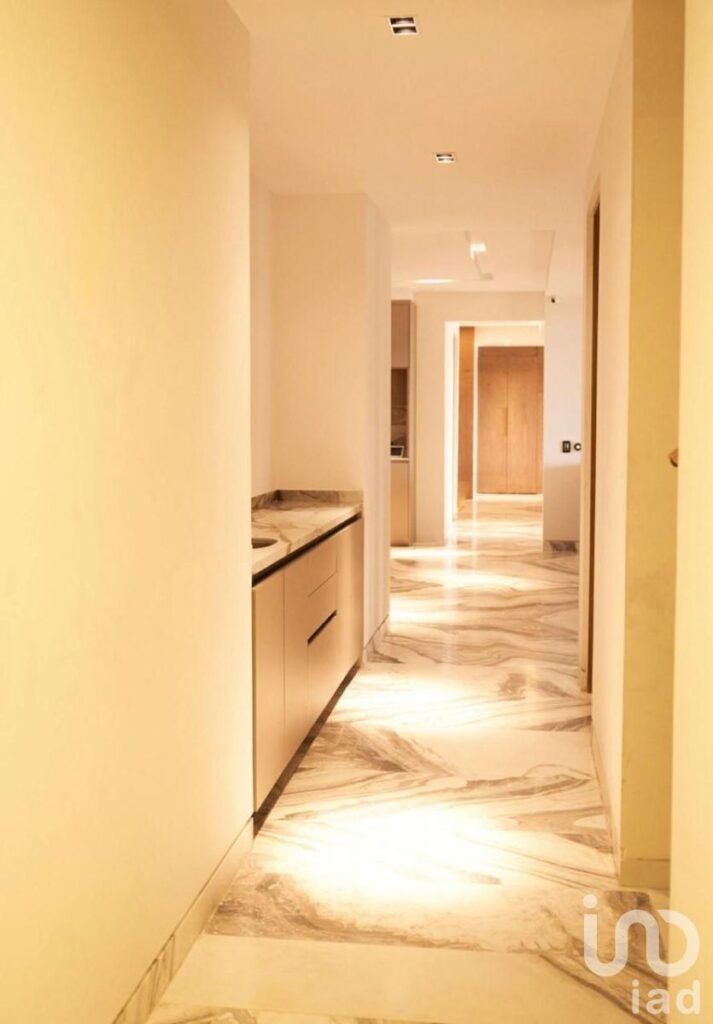 Se Vende Amueblado LUJOSO DEPARTAMENTO En BOSQUE REAL , Huixquilucan, Estado de Mexico