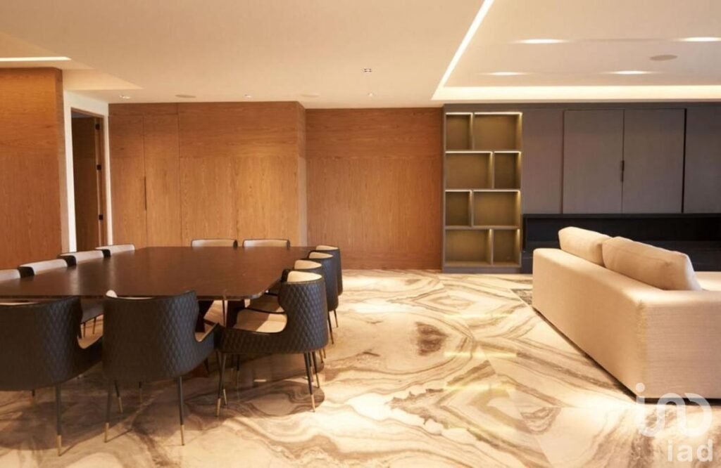 Se Vende Amueblado LUJOSO DEPARTAMENTO En BOSQUE REAL , Huixquilucan, Estado de Mexico