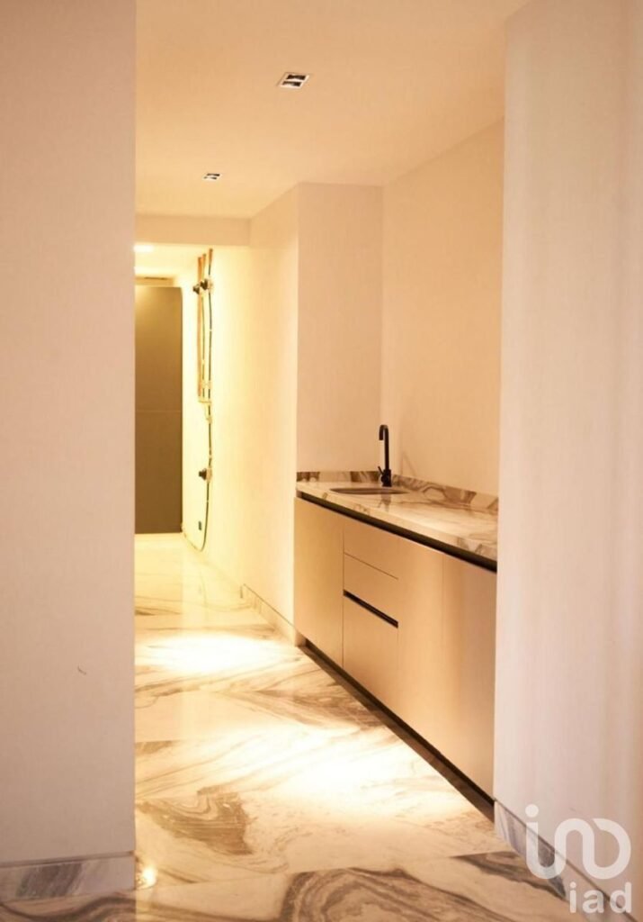 Se Vende Amueblado LUJOSO DEPARTAMENTO En BOSQUE REAL , Huixquilucan, Estado de Mexico