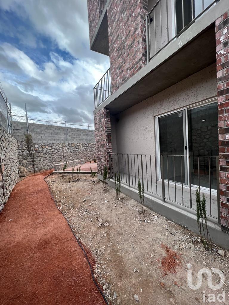 departamento en renta en desarrollo privado con alberca.