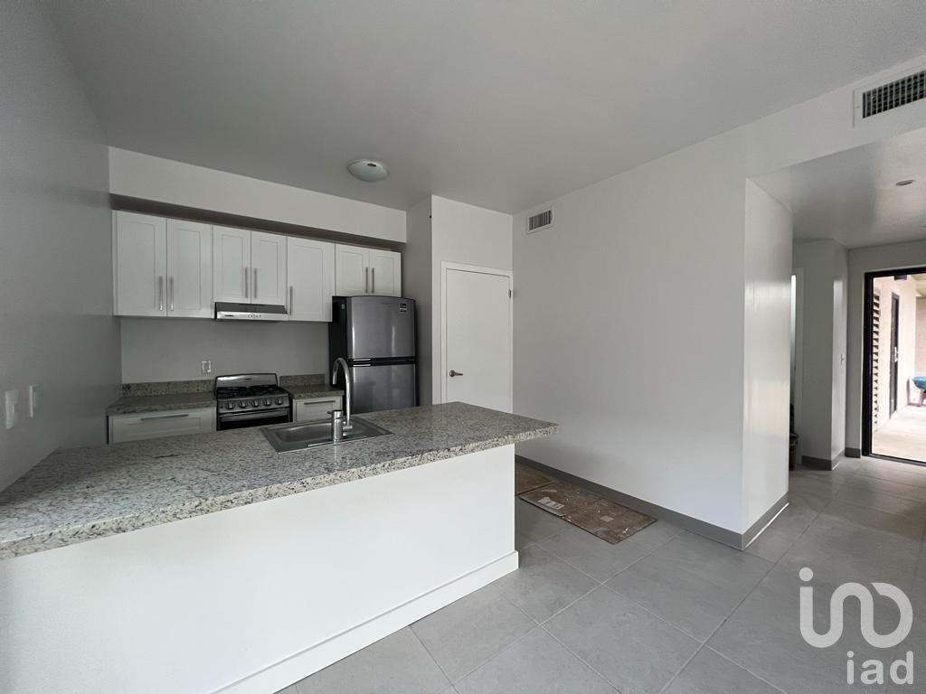 departamento en renta en desarrollo privado con alberca.