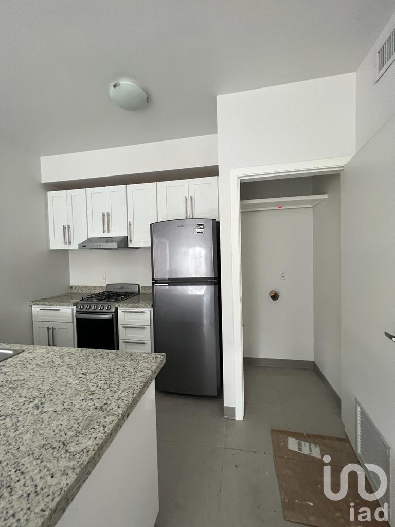 departamento en renta en desarrollo privado con alberca.