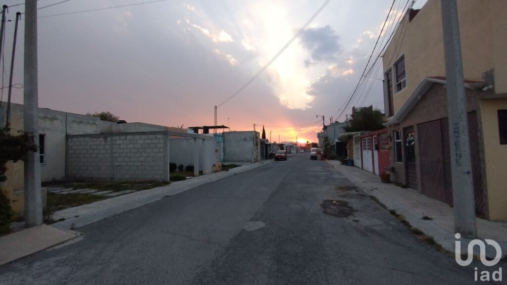 CASA  AL SUR DE PACHUCA SALIDA CARRETERA MÉXICO PACHUCA