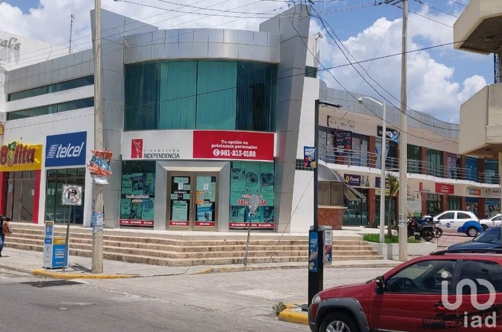 Renta de Local en Plaza Comercial en zona Centro en Avenida Gobernadores