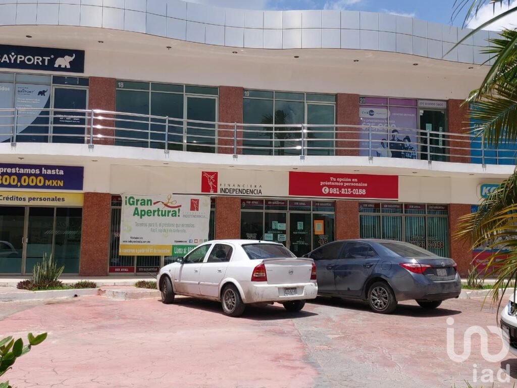 Renta de Local en Plaza Comercial en zona Centro en Avenida Gobernadores